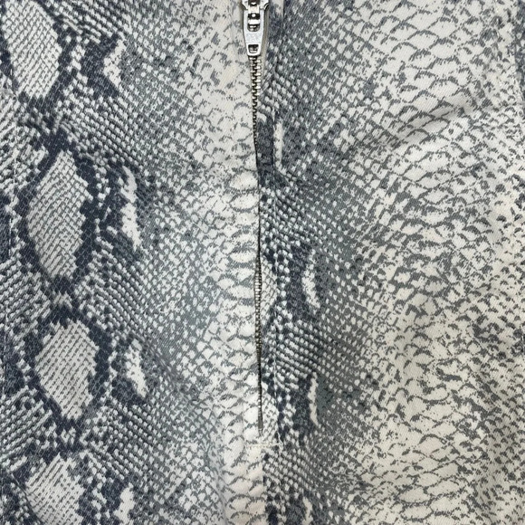 Free People Modern Femme Novelty Mini Snakeskin Skirt in Grey Combo Size 10 - Picture 12 of 16